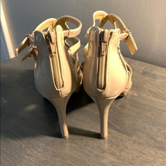 Daisy Fuentes (Carra) High Heel Platforms - Picture 6 of 9